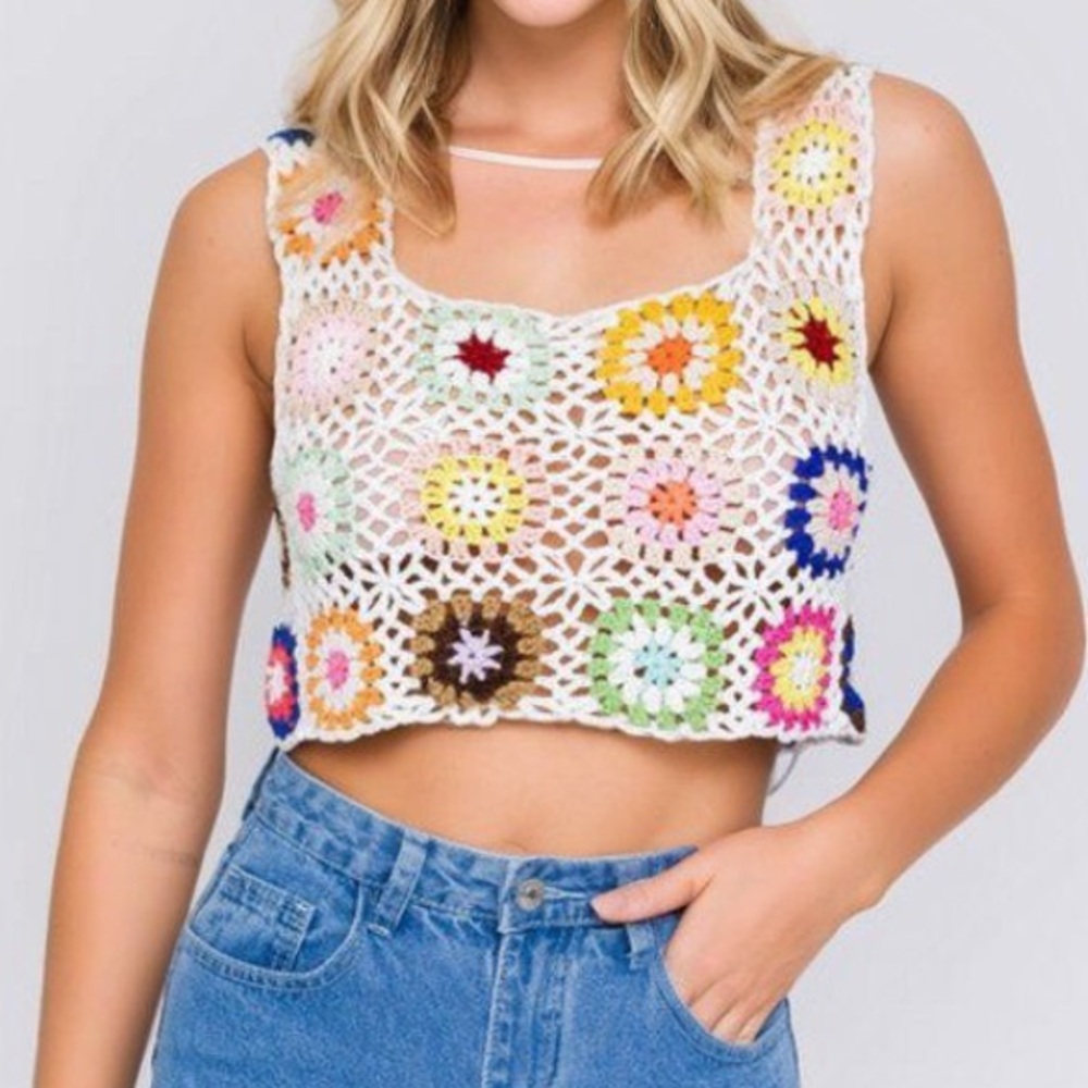 LE LIS Sleeveless Multi Crochet Crop Top - White with Multicolor Trim SIZE 6